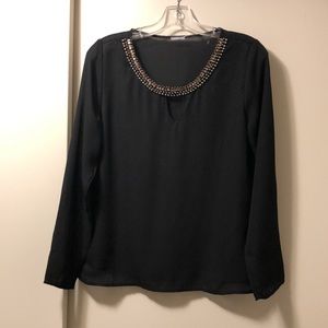 NWOT Womens beaded neck line blouse